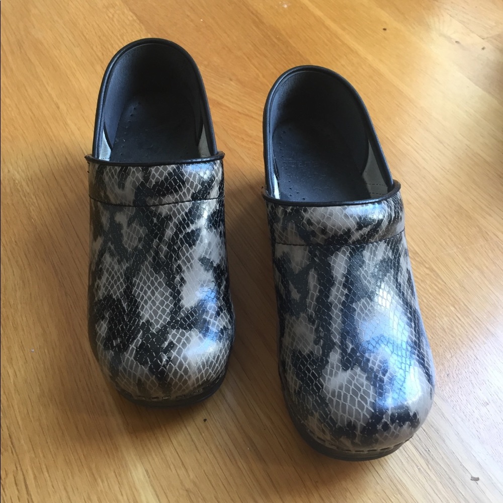 Danskin shoes. Size 36  brown and black